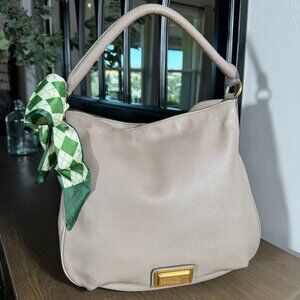 Marc by Marc Jacobs Q Hillier Pebbled Leather Hobo – Taupe